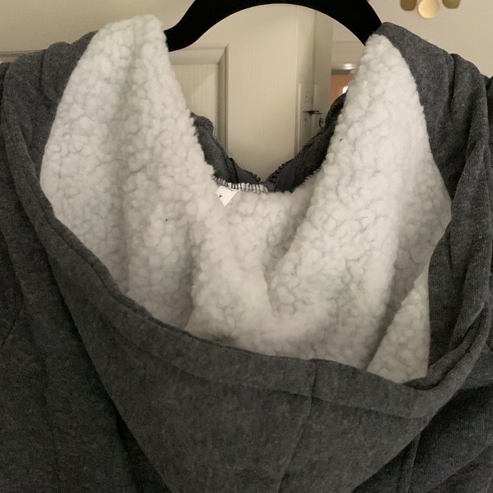 Grey Jacket - Picture 4 of 8
